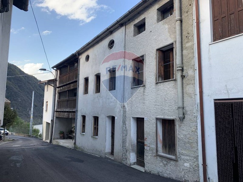 Casa Semi Indipendente in Vendita a Setteville, 35'000€, 250 m²