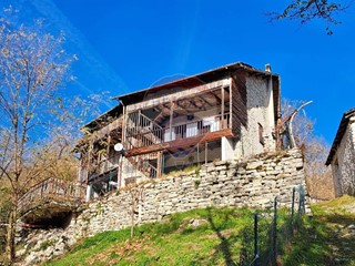 Casa Semi Indipendente in Vendita a Lamon, 60'000€, 120 m²