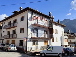 Quadrilocale in Vendita a Domegge di Cadore, 85'000€, 83 m²