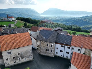 Rustico in Vendita a Chies d'Alpago, 55'000€, 260 m²