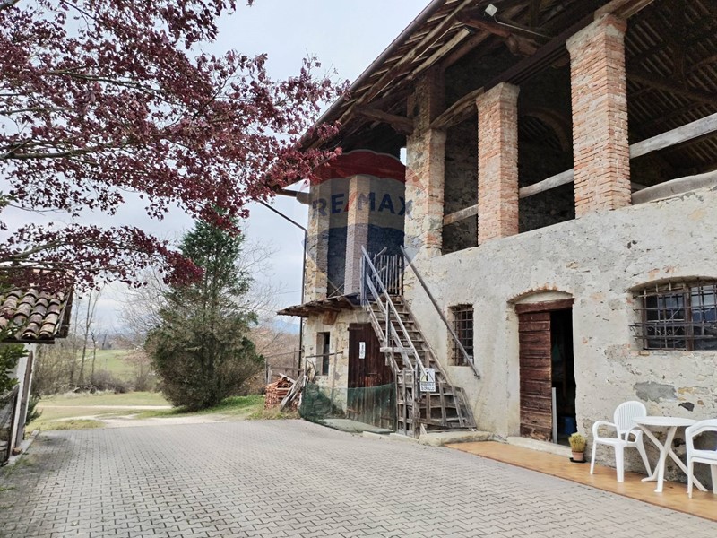 Casa Semi Indipendente in Vendita a Cesiomaggiore, 57'000€, 230 m²