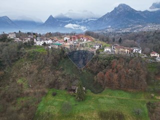 Casa Indipendente in Vendita a Belluno, 85'000€, 250 m²