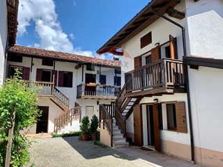 Casa Semi Indipendente in Vendita a Feltre, 80'000€, 150 m²
