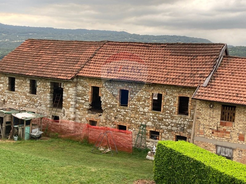 Rustico in Vendita a Ponte nelle Alpi, 23'000€, 110 m²