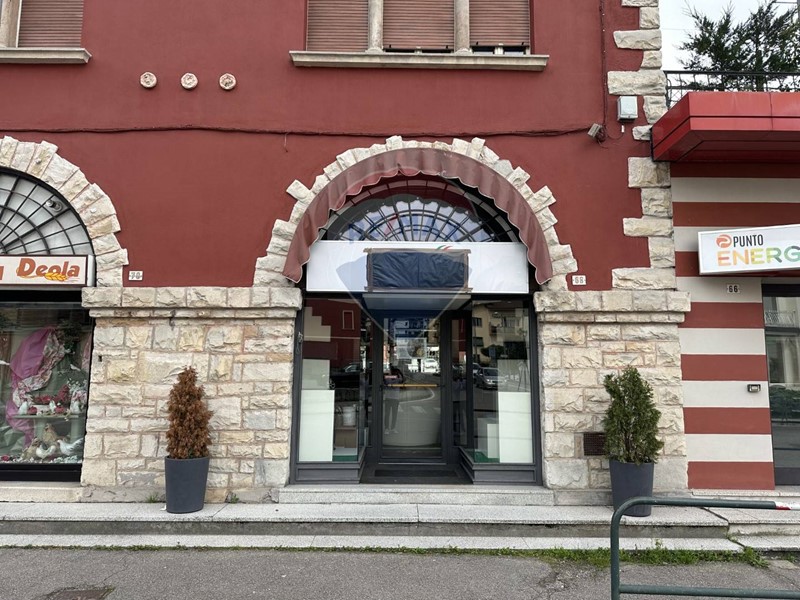 Negozio in Affitto a Belluno, 380&euro;, 45 m²