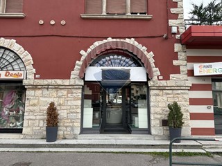 Negozio in Affitto a Belluno, 380€, 45 m²