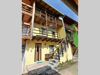 Casa Semi Indipendente in Vendita a Lamon, 60'000€, 104 m²