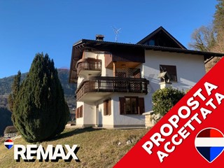 Villa in Vendita a Lamon, 260'000&euro;, 300 m²