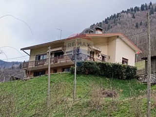 Casa Indipendente in Vendita a Setteville, 150'000€, 460 m²