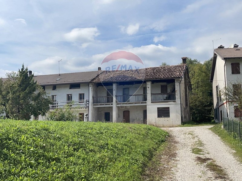 Casa Semi Indipendente in Vendita a Cesiomaggiore, 20'000€, 100 m², con Box