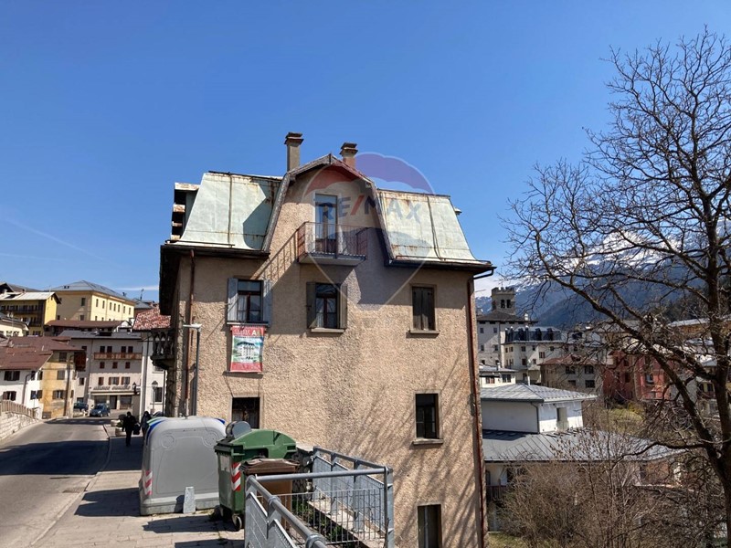 Casa Indipendente in Vendita a Pieve di Cadore, 250'000€, 860 m²