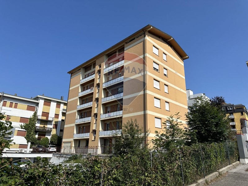 Appartamento in Vendita a Belluno, 180'000€, 167 m², con Box