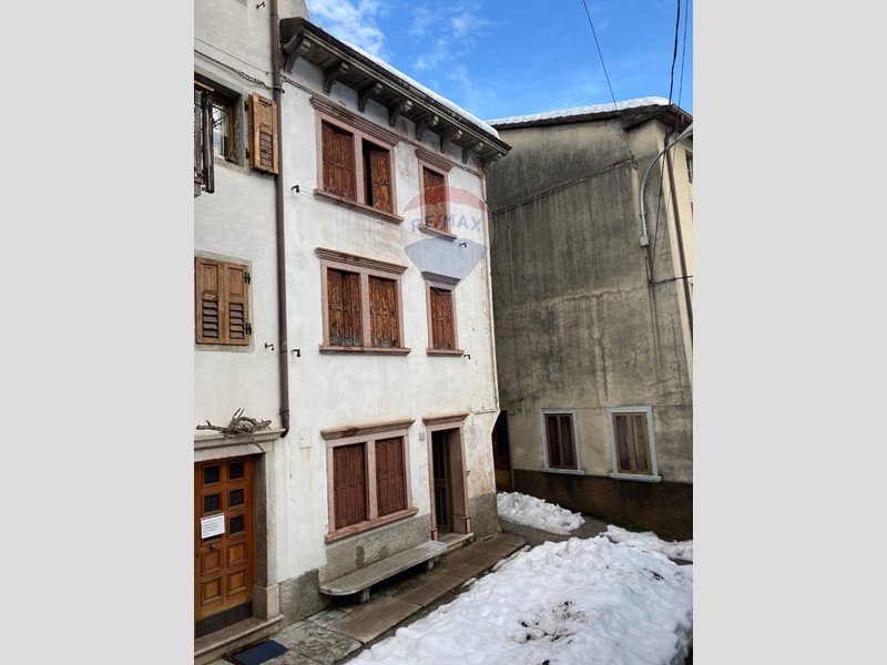 Casa Indipendente in Vendita a Longarone, 34'000€, 200 m²