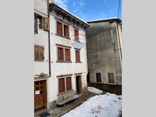 Casa Indipendente in Vendita a Longarone, 34'000€, 200 m²