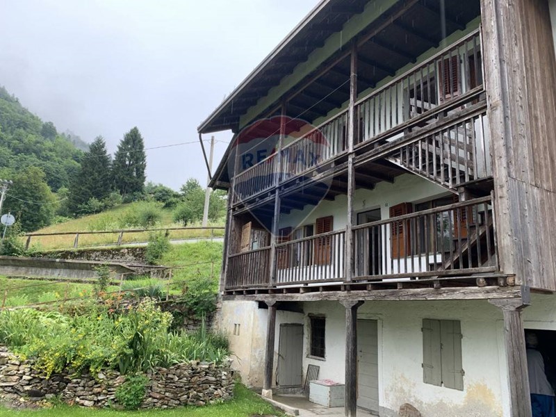 Casa Semi Indipendente in Vendita a Lamon, 35'000€, 120 m²