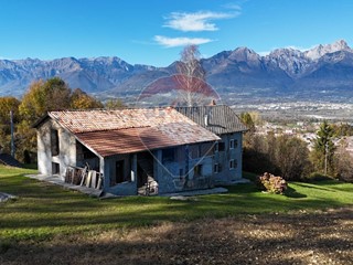 Casa Indipendente in Vendita a Borgo Valbelluna, 220'000&euro;, 260 m²