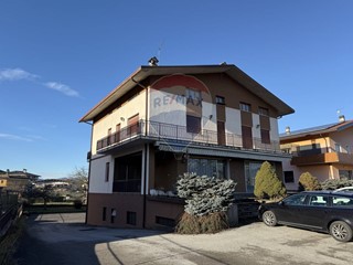 Appartamento in Vendita a Borgo Valbelluna, 190'000€, 400 m²