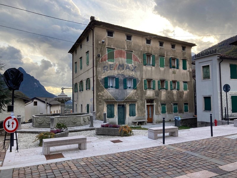 Appartamento in Vendita a Longarone, 65'000€, 90 m²