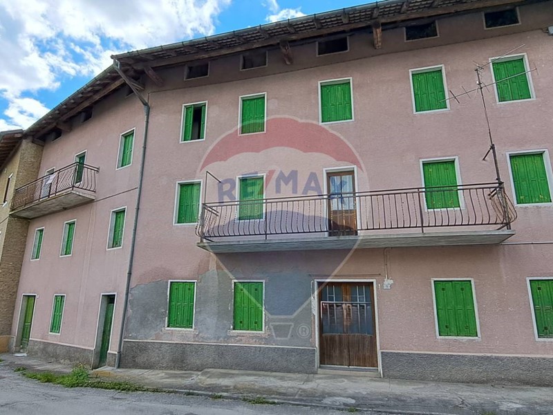 Casa Semi Indipendente in Vendita a Arsiè, 45'000€, 240 m²