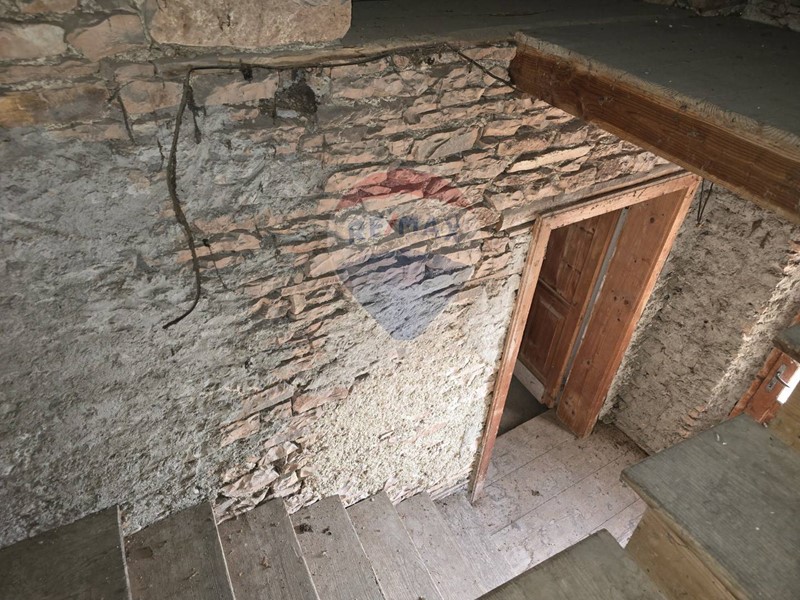 Casa Semi Indipendente in Vendita a Arsiè, 40'000&euro;, 240 m²