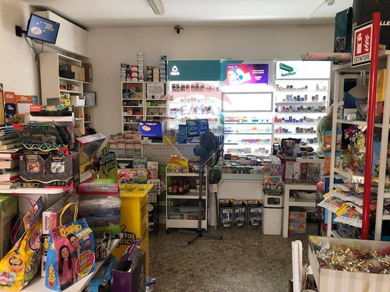 Attività commerciale in Vendita a Falconara Marittima, 155'000€, 75 m²