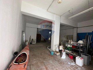 Laboratorio in Vendita a Falconara Marittima, 45'000€, 108 m²