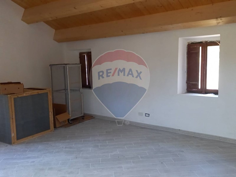 Casa Semi Indipendente in Vendita a Cingoli, 28'000&euro;, 96 m²