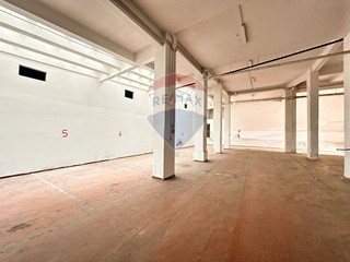 Box in Affitto a Ancona, 17 m²