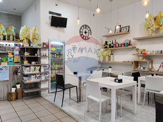 Attività commerciale in Vendita a Montemarciano, 65'000€, 80 m²