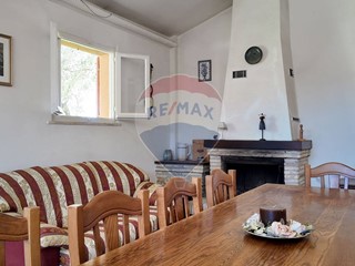 Casa Semi Indipendente in Vendita a Osimo, 395'000&euro;, 396 m², con Box