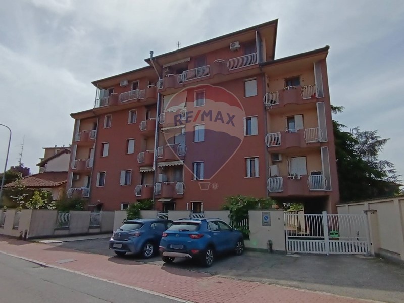 Trilocale in Vendita a Trecate, 110'000€, 104 m²