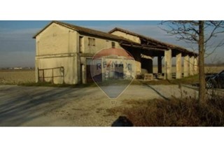 Rustico in Vendita a Zinasco, 30'000€, 200 m²