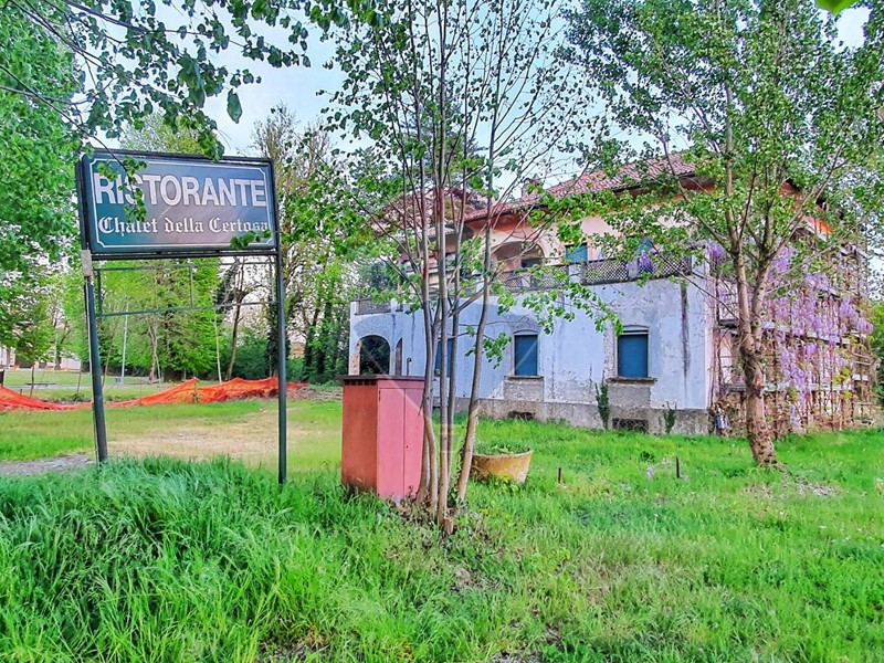 Immobile commerciale in Vendita a Certosa di Pavia, 1100 m²