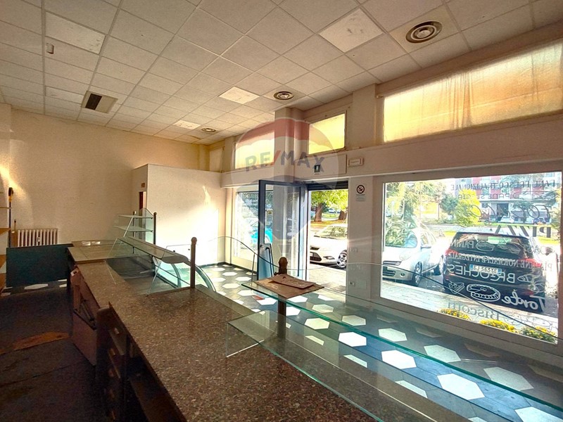 Immobile commerciale in Vendita a Pavia, 155'000€, 55 m²