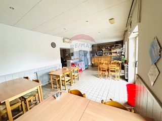 Immobile commerciale in Vendita a Pavia, 85'000€, 90 m²