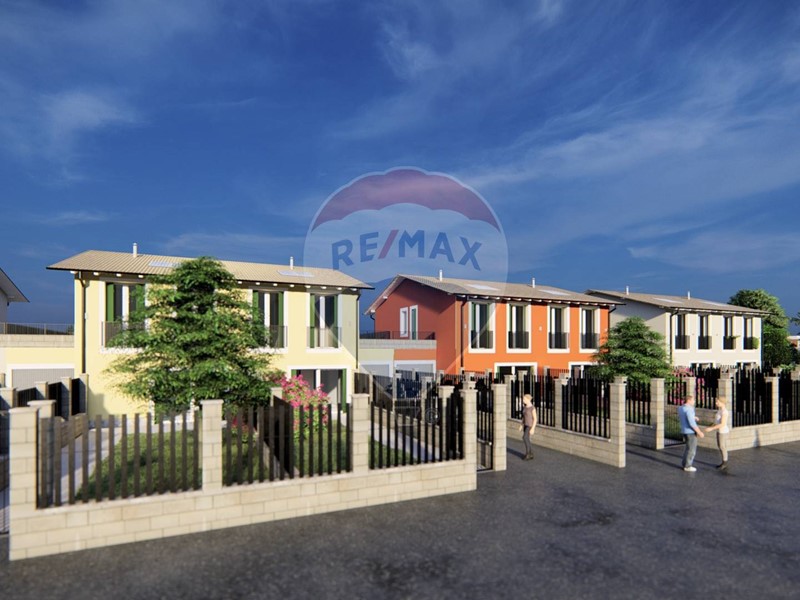 Quadrilocale in Vendita a Certosa di Pavia, 299'000€, 190 m²