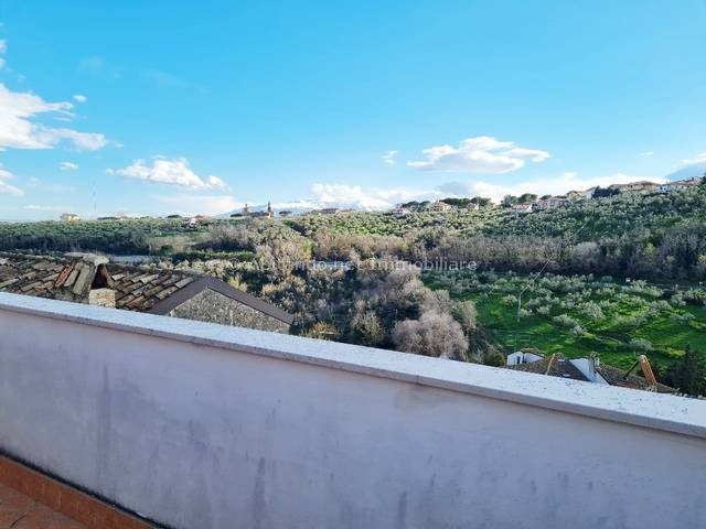 Casa Indipendente in Vendita a Loreto Aprutino, 75'000€, 130 m²