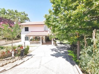 Villa in Vendita a Penne, 225'000€, 175 m²