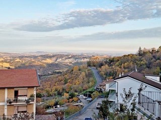 Casa Indipendente in Vendita a Penne, 88'000€, 177 m²