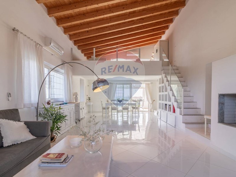 Villa in Vendita a Montalto di Castro, 310'000€, 210 m²