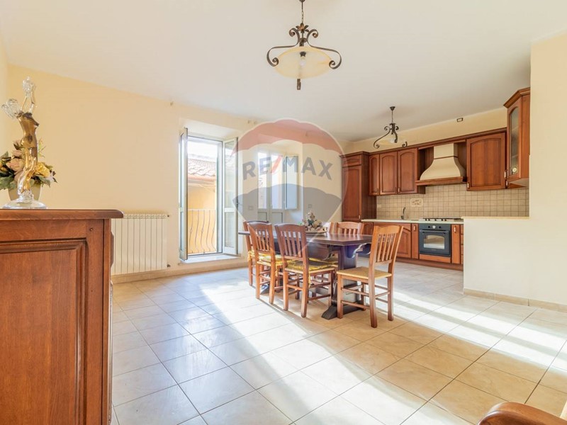 Quadrilocale in Vendita a Ischia di Castro, 79'000€, 114 m²