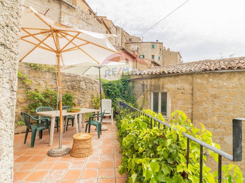 Trilocale in Vendita a Ischia di Castro, 79'000€, 98 m²