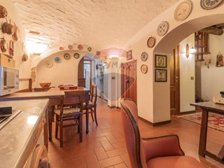 Trilocale in Vendita a Magliano in Toscana, 119'000€, 68 m²