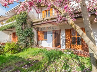 Villa in Vendita a Acquapendente, 180'000€, 200 m²