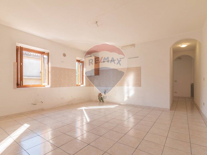 Trilocale in Vendita a Ischia di Castro, 45'000€, 70 m²