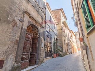 Trilocale in Vendita a Ischia di Castro, 19'000€, 70 m²