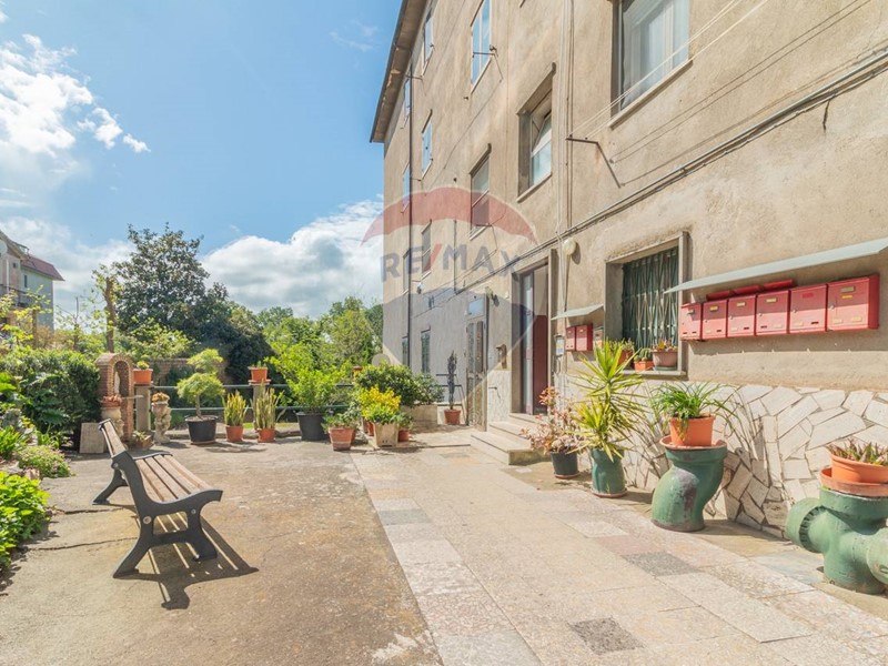 Appartamento in Vendita a Ischia di Castro, 75'000€, 139 m²