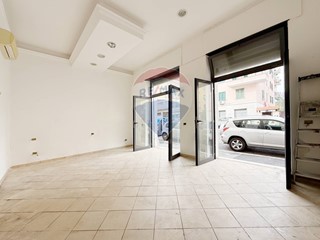 Negozio in Vendita a Roma, 90'000€, 39 m²