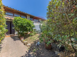 Casa Indipendente in Vendita a Roma, 420'000€, 140 m²
