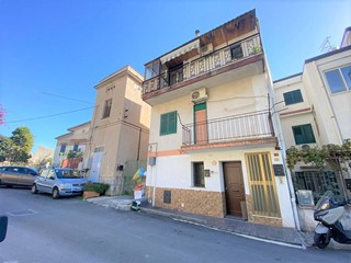 Trilocale in Vendita a Monreale, 65'000€, 85 m²
